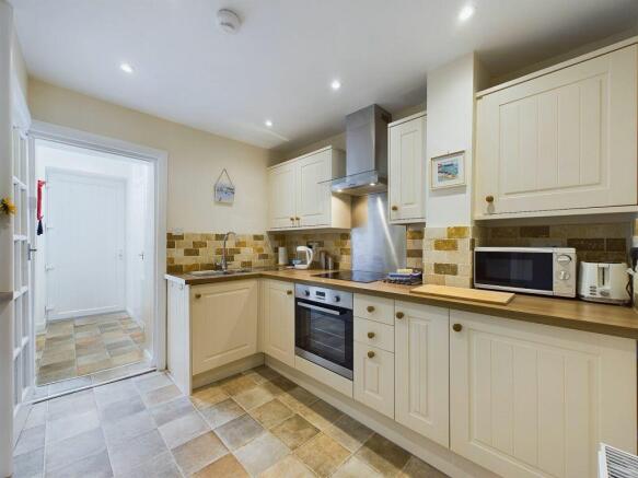 2 bed Terraced for sale Image 5