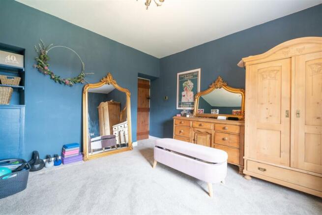 Bedroom 4-2.jpg