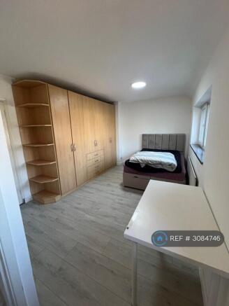 Room 1 Double Bed With Tv