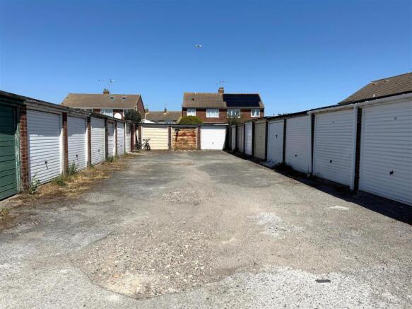 Russell Close.jpg