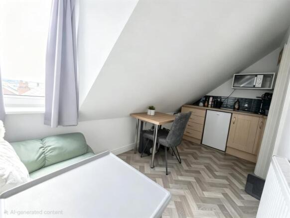 6 bed House to rent Image 5