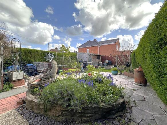 Garden 869