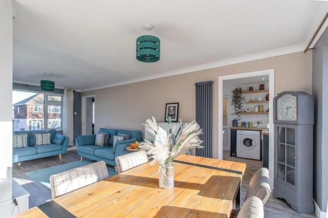 Lounge/Dining Room