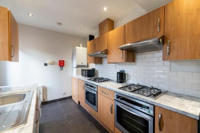 101CR - Kitchen
