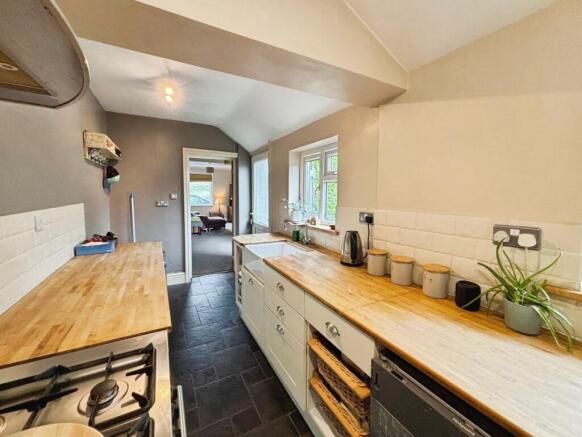 2 bed House for sale Image 7