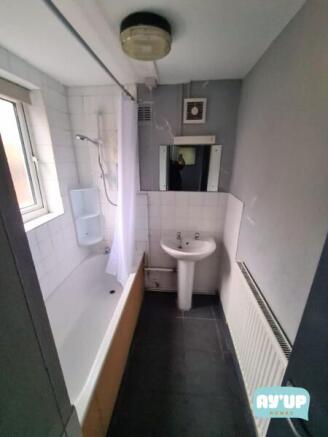 1 bed House Share to rent Image 9