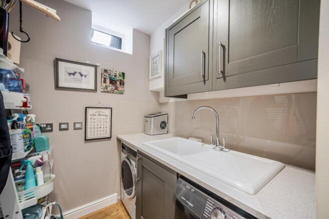 5 bed Terraced for sale Image 9