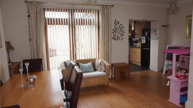 Lounge/Dining Room