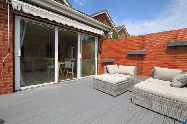 Entertainment Deck