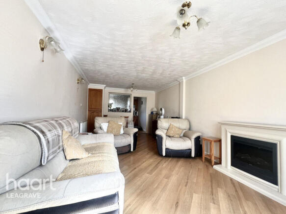 Kinross Crescent, Luton photo 3