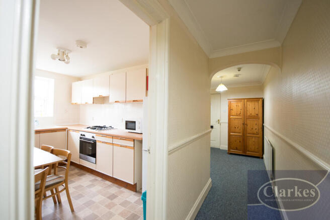 flat 4 hall kitchen 