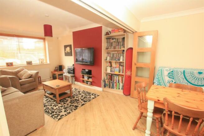 LOUNGE AREA