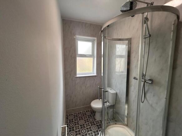 3 bed Terraced to rent Image 4