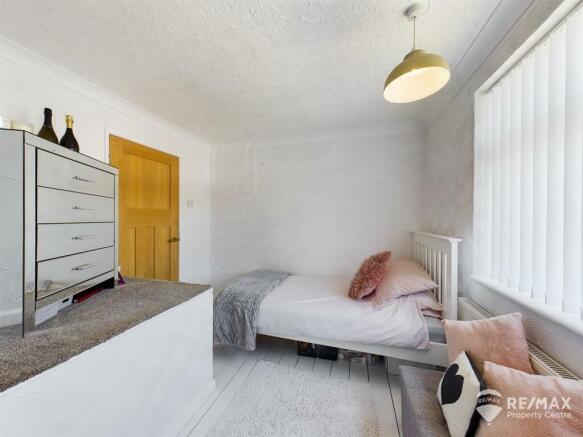 Bedroom 3 (2).jpg