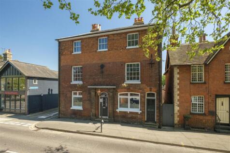 The Crown and Anchor & Cart Barn Studio, 41 The Mall, Faversham