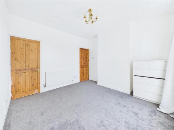 3 bed Terraced to rent Image 10