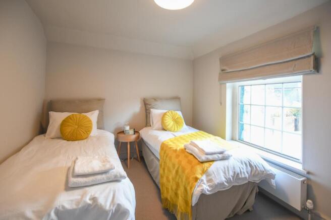 3 Bedroom End of Terrace Home