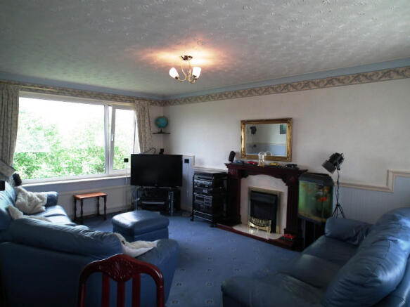 Lounge/Dining Room