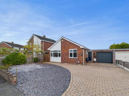Oulton Avenue, Upton, CH2
