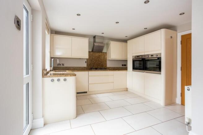 1 Trelawn Court 3...