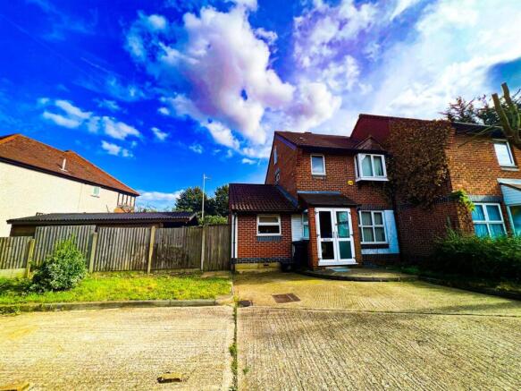 Hookstone Way IG8