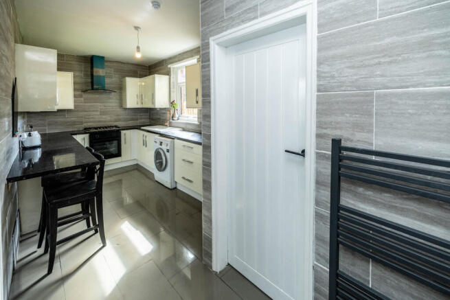 3 bed Terraced for sale Image 9