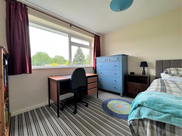 bedroom 4.jpg