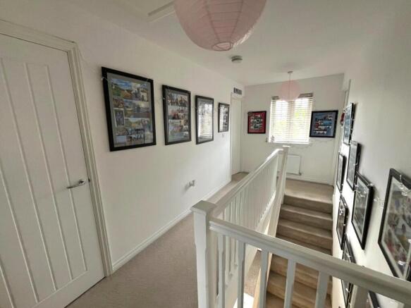 4 bed Detached for sale Image 7
