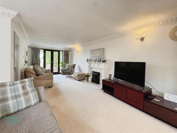 3 bed Detached for sale Image 7