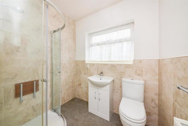 SHOWER ROOM.jpg