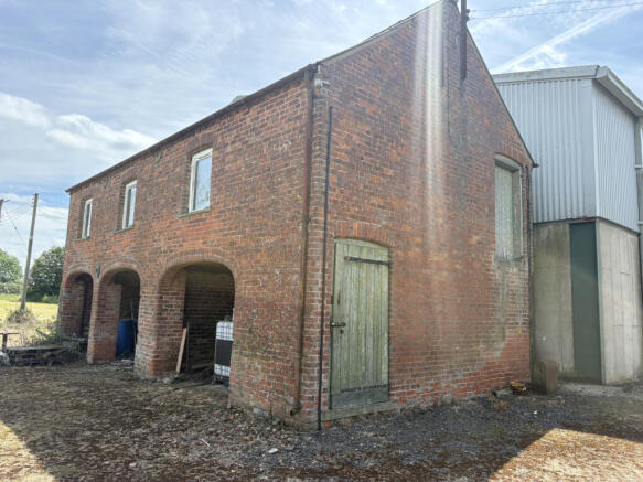 3 bed Farm House for sale Image 8
