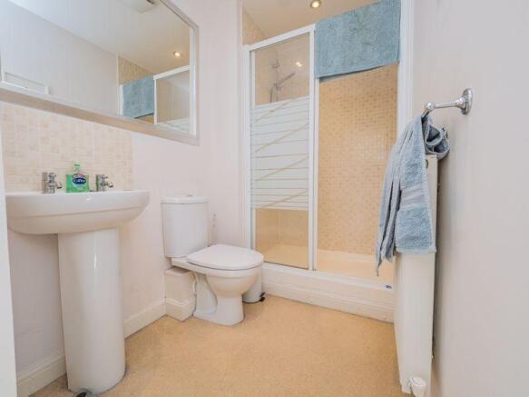 En-Suite Showe...