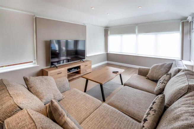 4 bed Detached Bungalow for sale Image 6