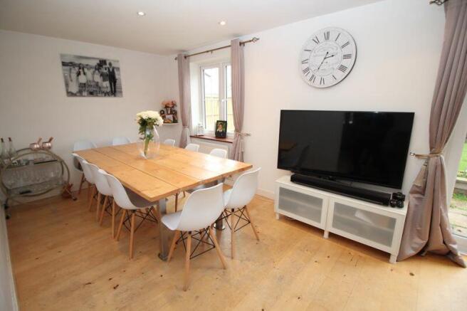 Sitting/dining room