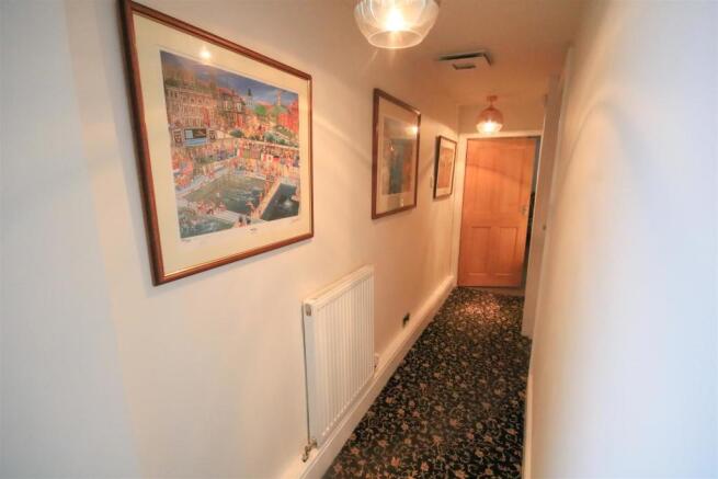 FIRST FLOOR LANDING