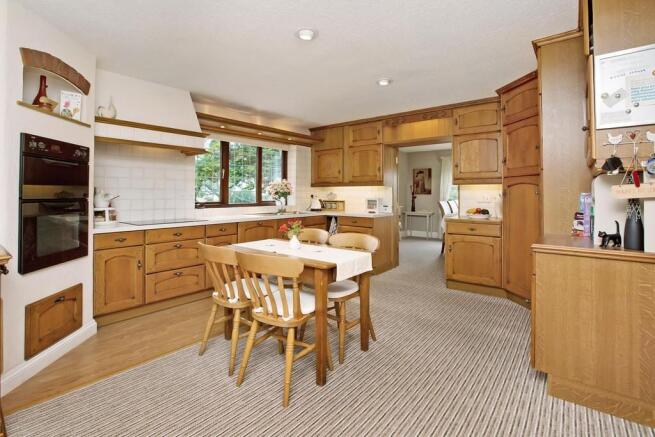 Kitchen/Breakfast...
