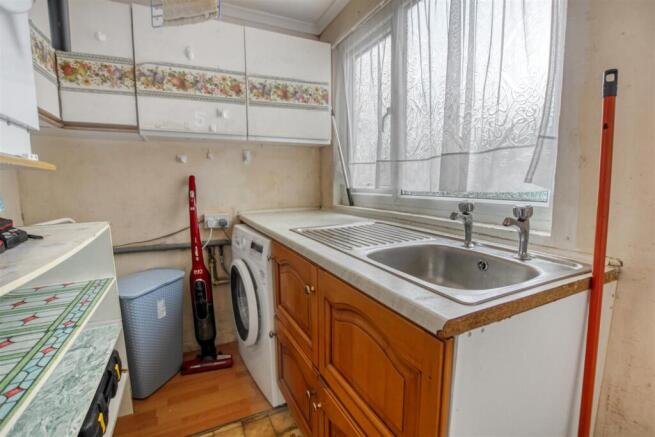 2 bed Semi-Detached for sale Image 8