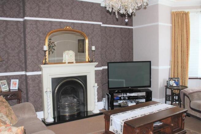 charlton st 7 lounge pic 1.JPG