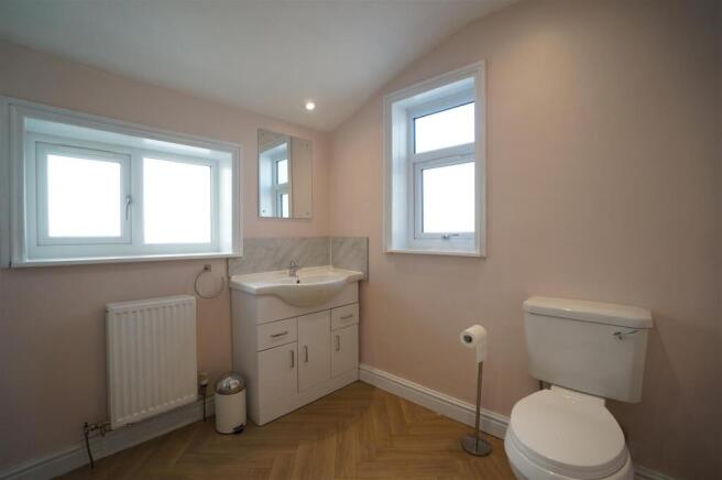 Bathroom 1.1.JPG