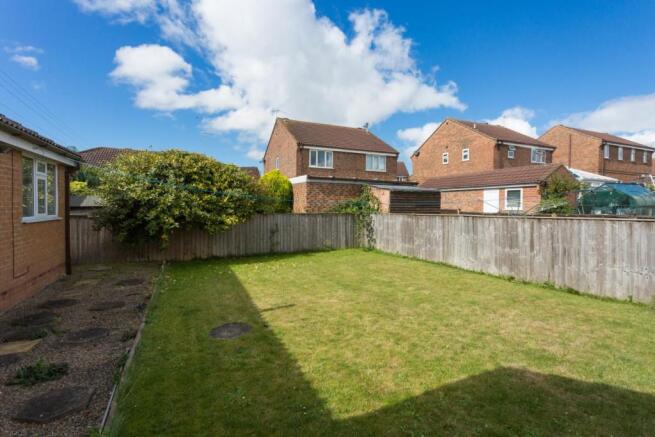 8 Fitzjohn Close-03.jpg