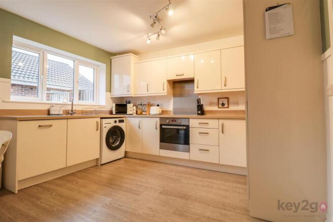 4 bed Detached for sale Image 4