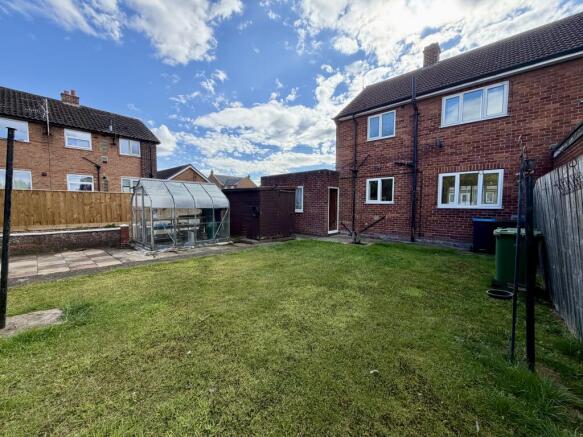 2 bed House to rent Image 9
