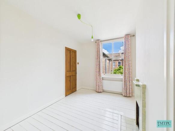 3 bed Town House to rent Image 8