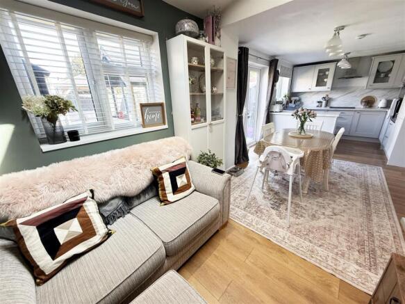 KITCHEN/ DINER/ SNUG
