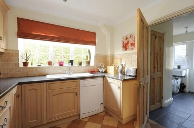 Kitchen1.jpg