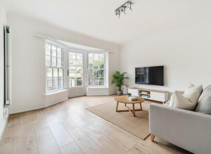 Hill Lands, Wargrave, Reading, Berkshire, RG10