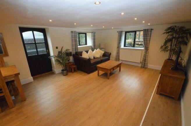 LOUNGE/ DINING...