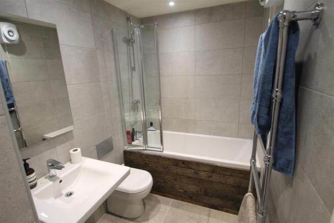 11 ardmore bath 2 .JPG