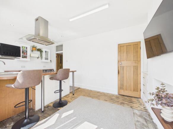 2 bed Terraced for sale Image 5