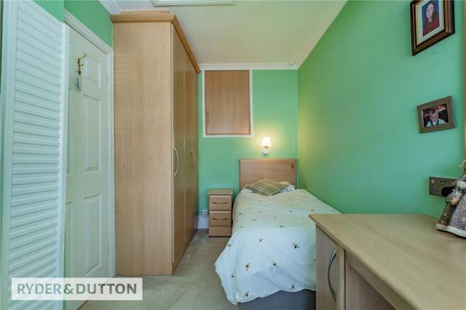 5 bed Detached for sale Image 8